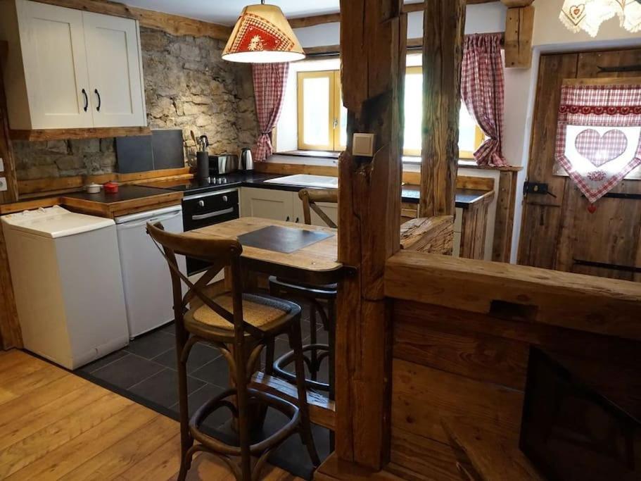 La Grange De Pimberty - Beautiful Apartments 27 Miles From Geneva Vailly Exterior photo